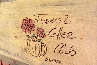 Flowers & Coffee Club | © bijoFARM
